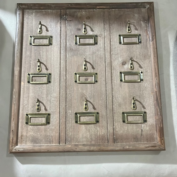 Hobby Lobby Storage & Organization Hobby Lobby Farmhouse Key Holder With Hooks And Spot For